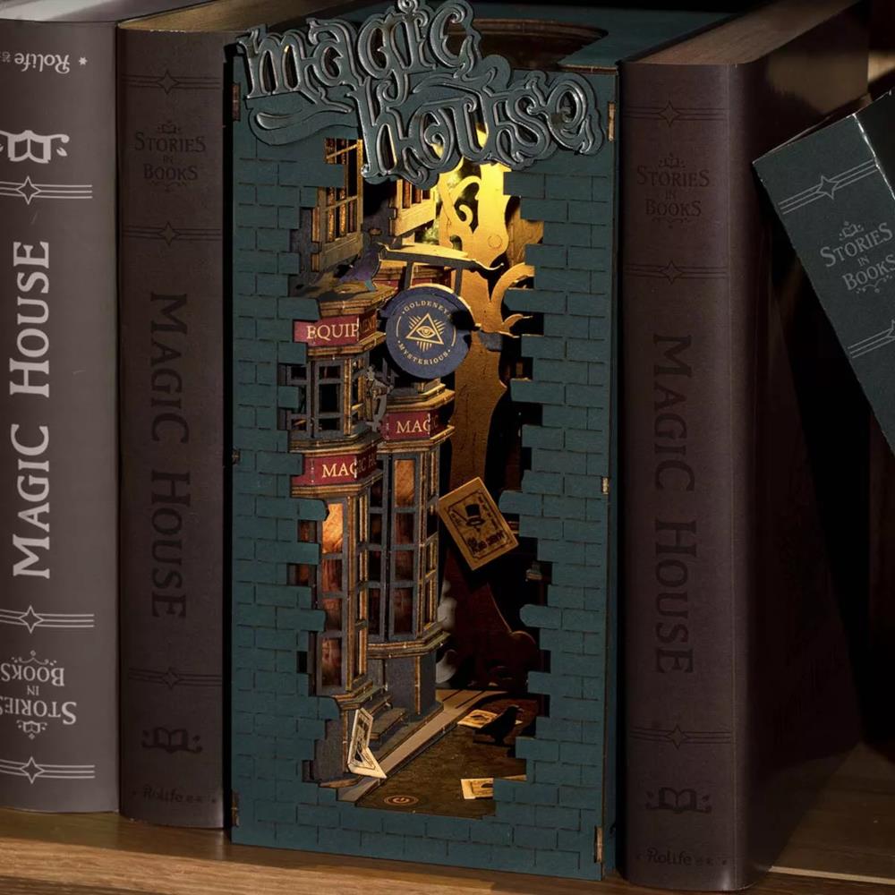 Robotime Rolife DIY Mini Book Nook Kit - Magic House